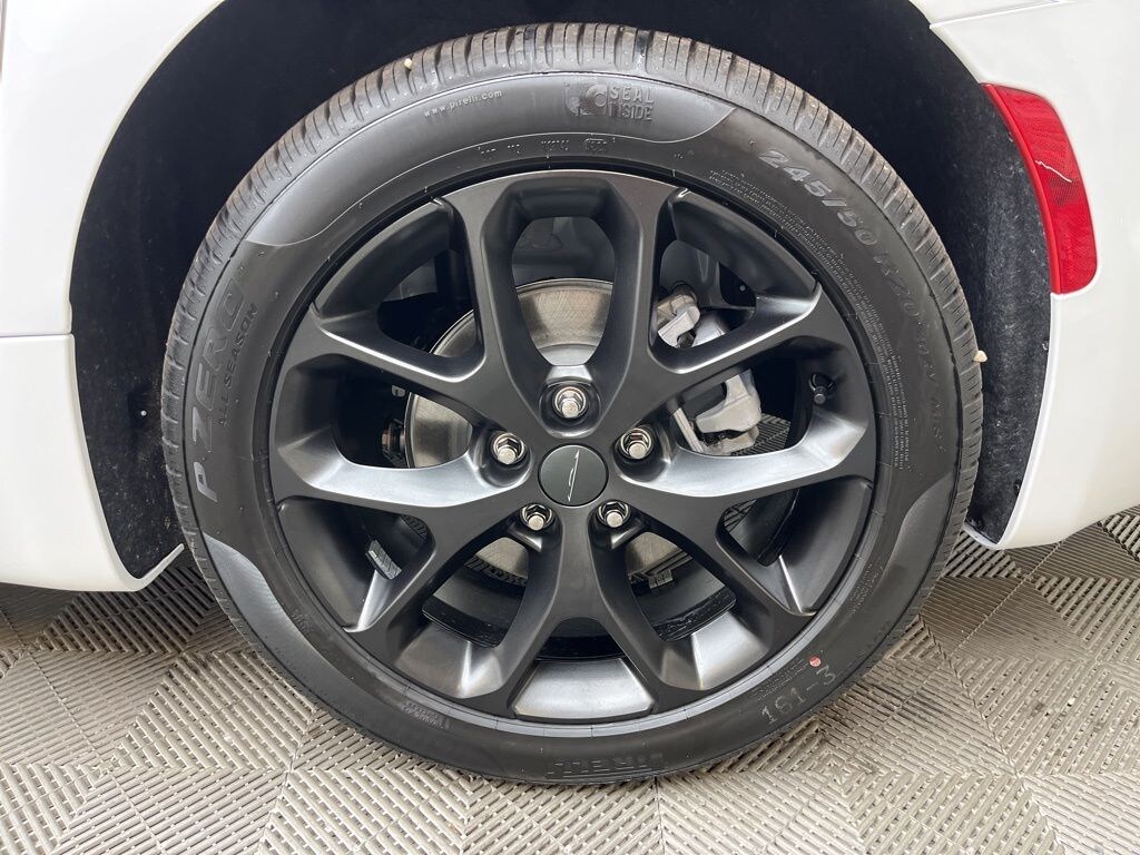 New 2027 Chrysler Pacifica Limited Passenger Van