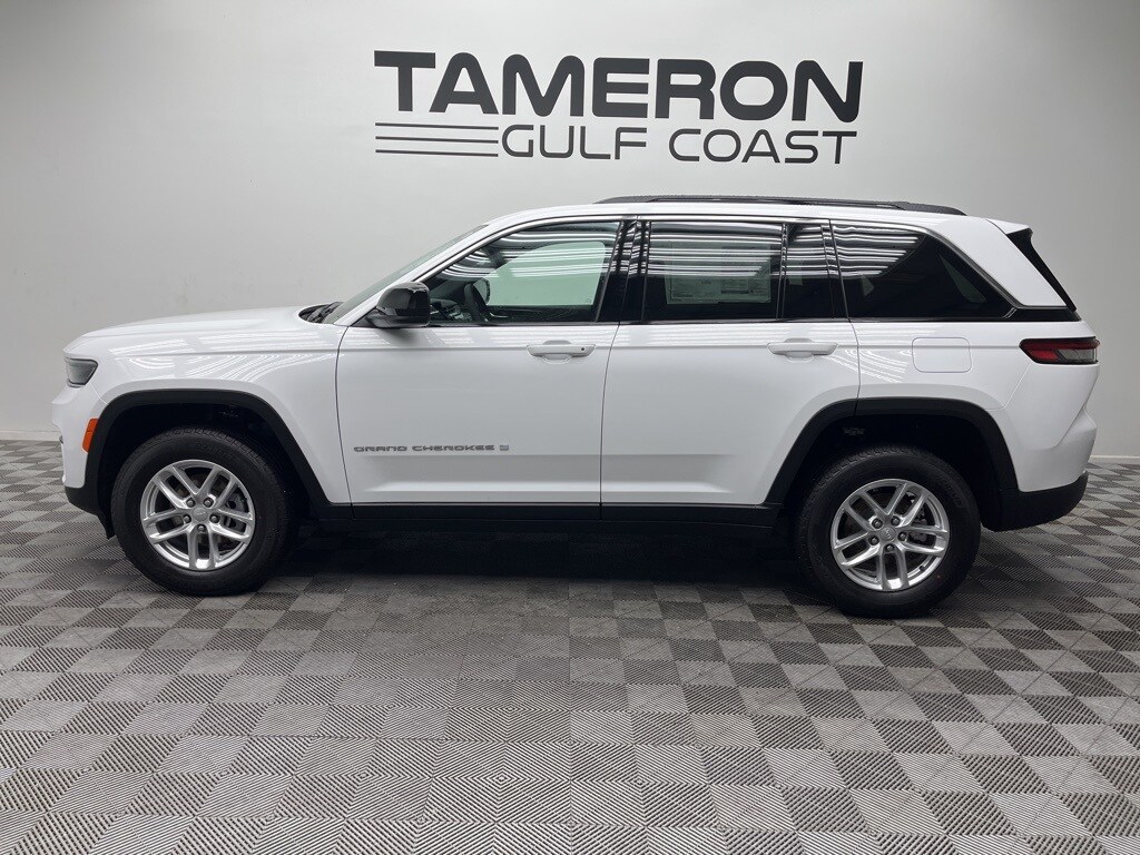 2025 Jeep Grand Cherokee Laredo X photo 2