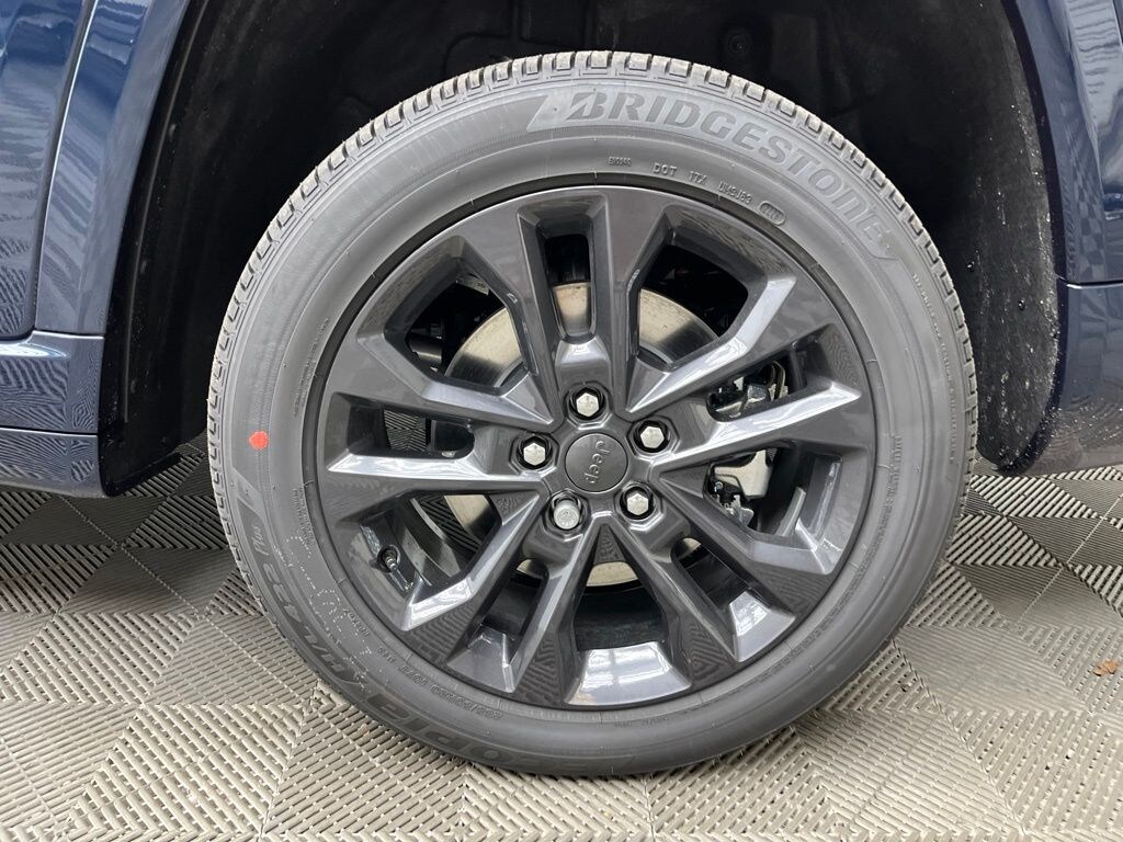New 2026 Jeep Grand Cherokee L Limited Reserve Sport Utility