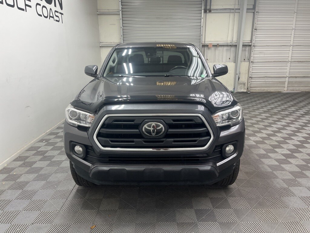 2018 Toyota Tacoma SR5 V6 photo 2