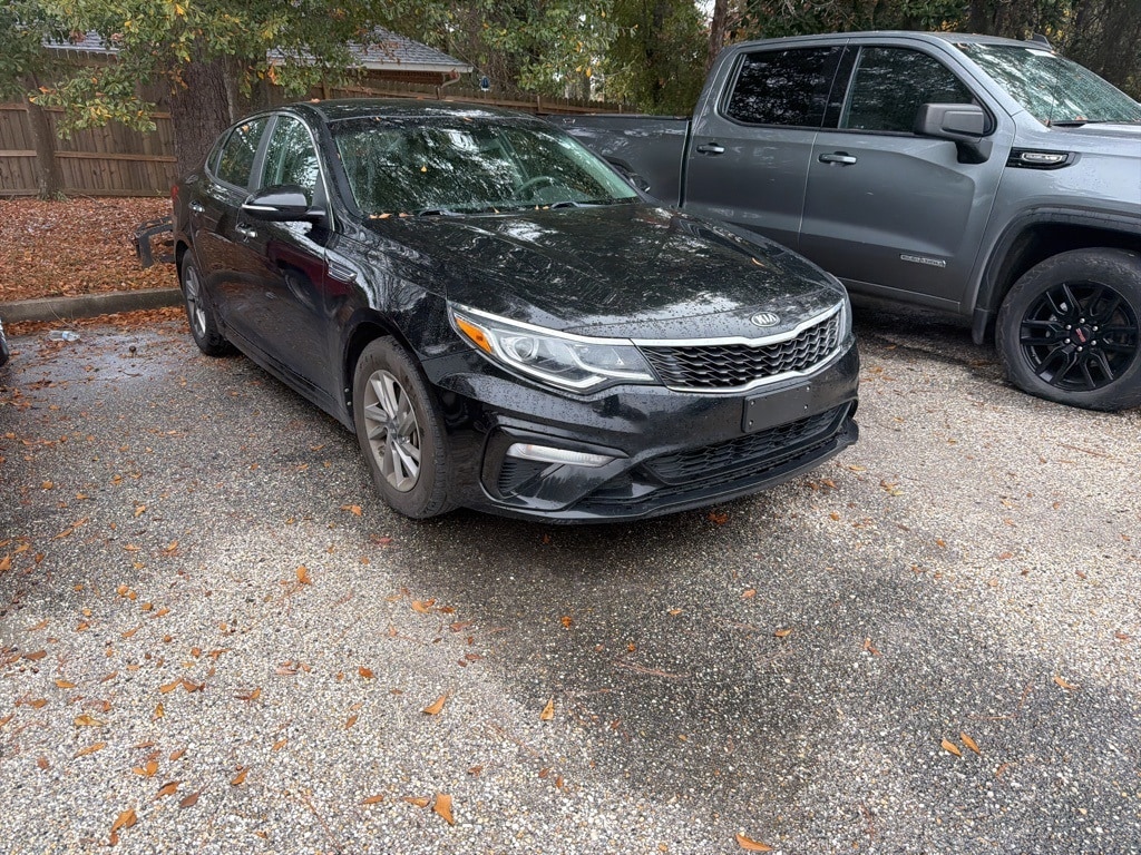 2020 Kia Optima LX's photo