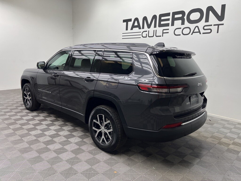 2025 Jeep Grand Cherokee Limited photo 3