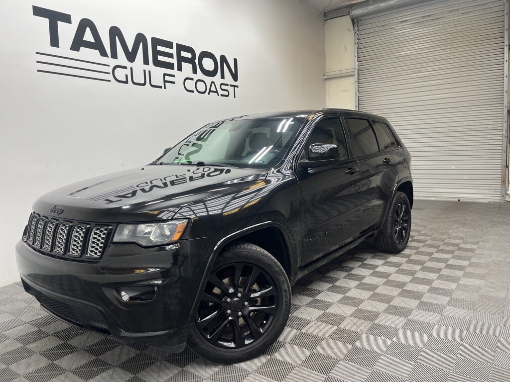 2017 Jeep Grand Cherokee Altitude photo 2