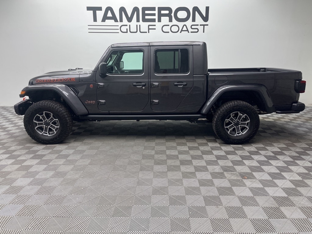 New 2025 Jeep Gladiator Mojave Pickup