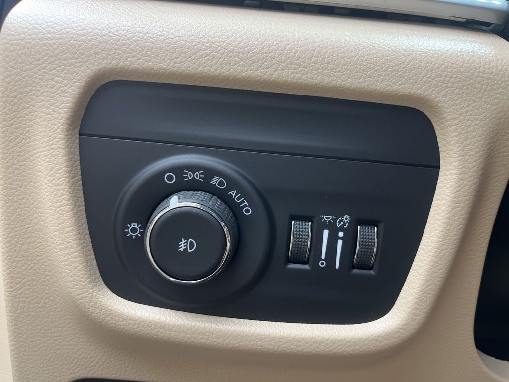 2025 Jeep Grand Cherokee Limited - Photo 13