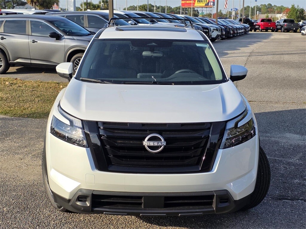 New 2025 Nissan Pathfinder SV SUV