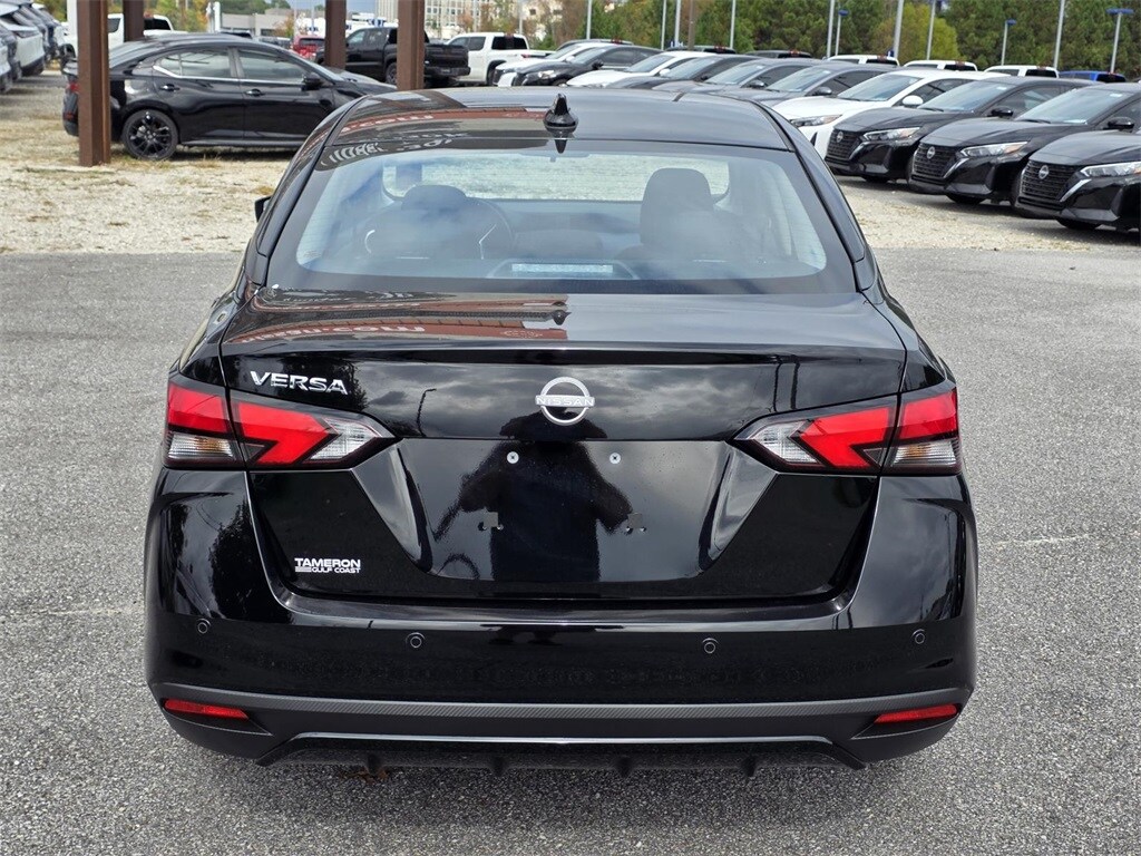 New 2025 Nissan Versa 1.6 SV Sedan