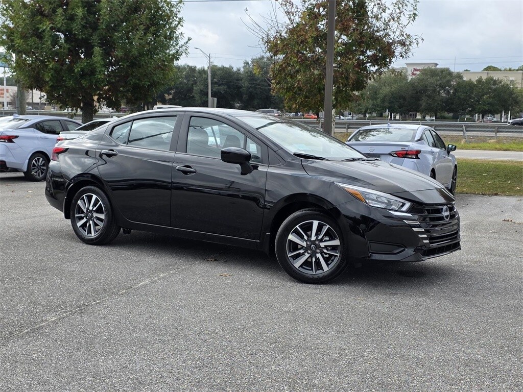 New 2025 Nissan Versa 1.6 SV Sedan