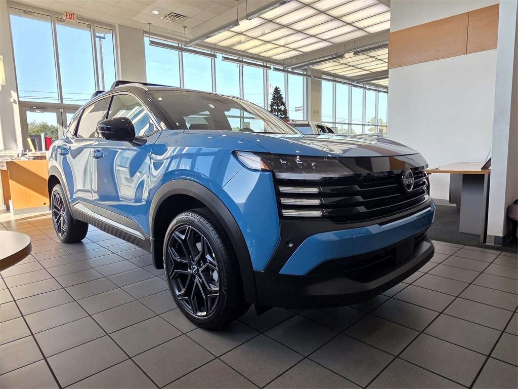 New 2026 Nissan Kicks SR SUV