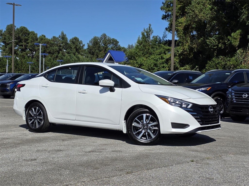 New 2025 Nissan Versa 1.6 SV Sedan