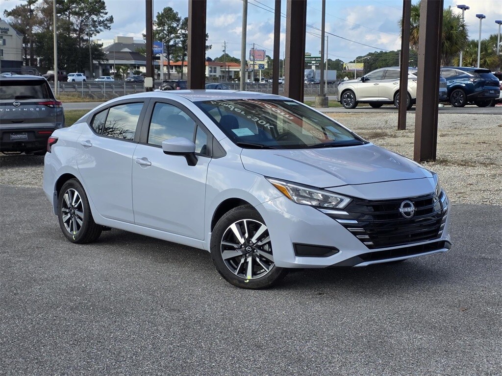 New 2025 Nissan Versa 1.6 SV Sedan