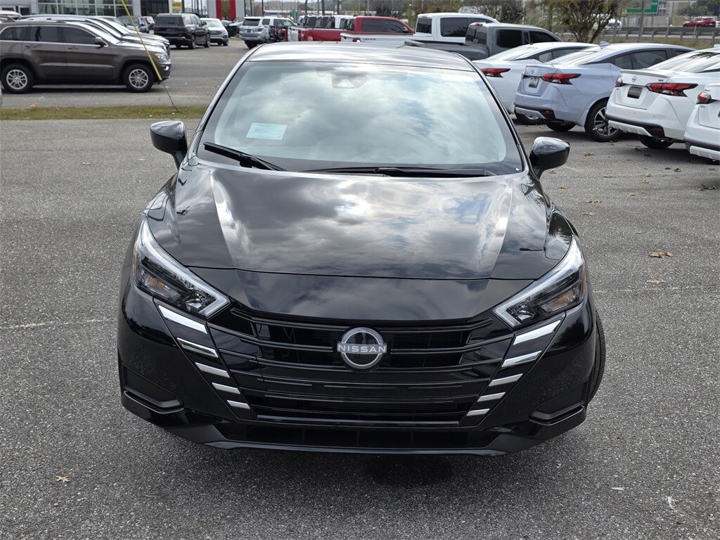 New 2025 Nissan Versa 1.6 SV Sedan