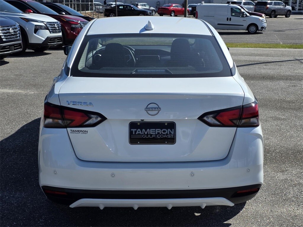 New 2025 Nissan Versa 1.6 SV Sedan