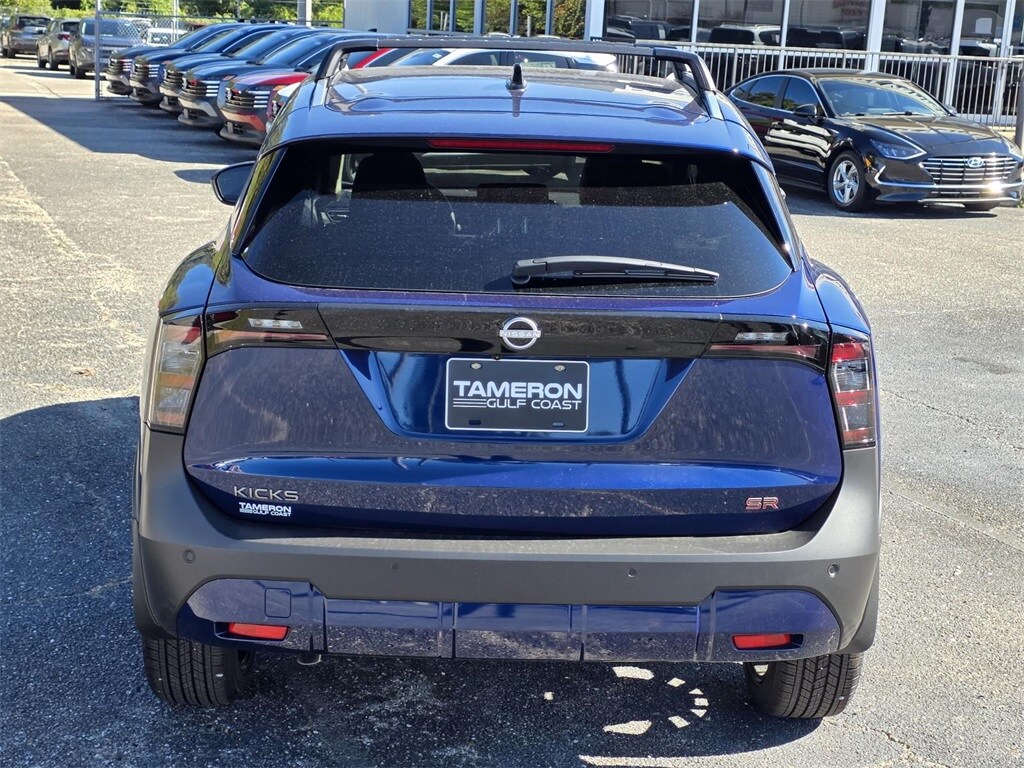 New 2026 Nissan Kicks SR SUV