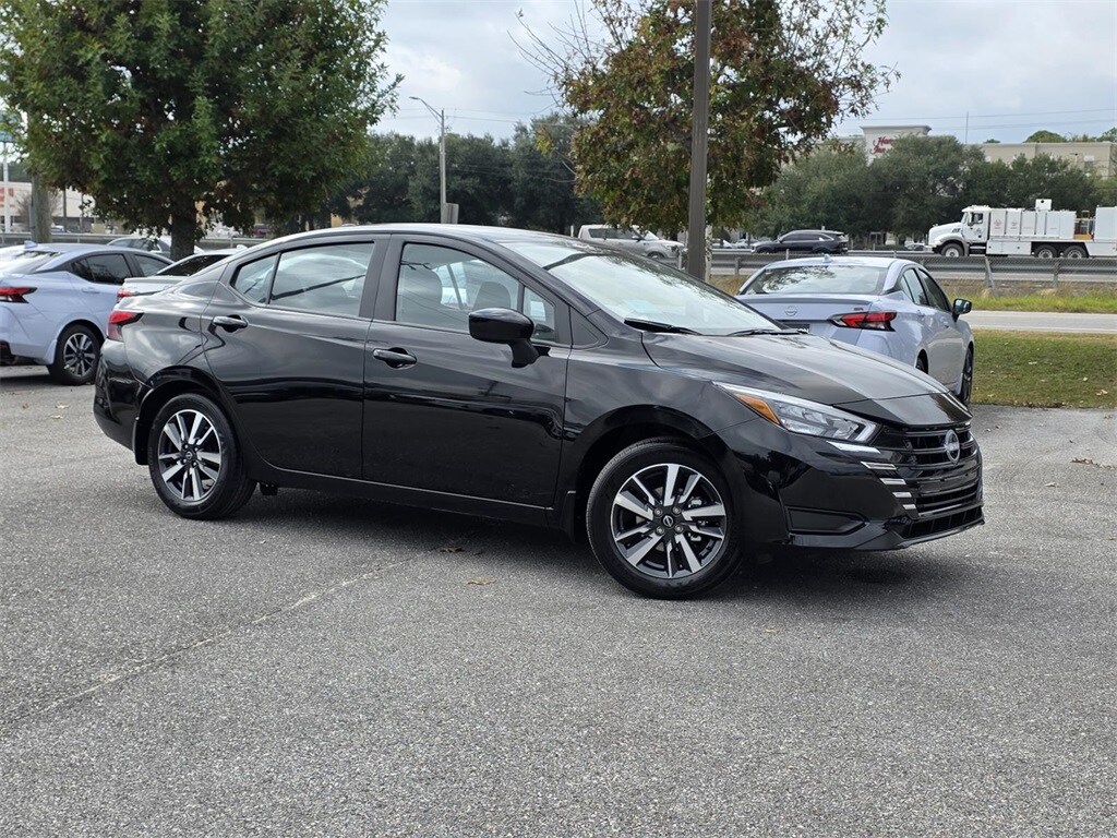 New 2025 Nissan Versa 1.6 SV Sedan