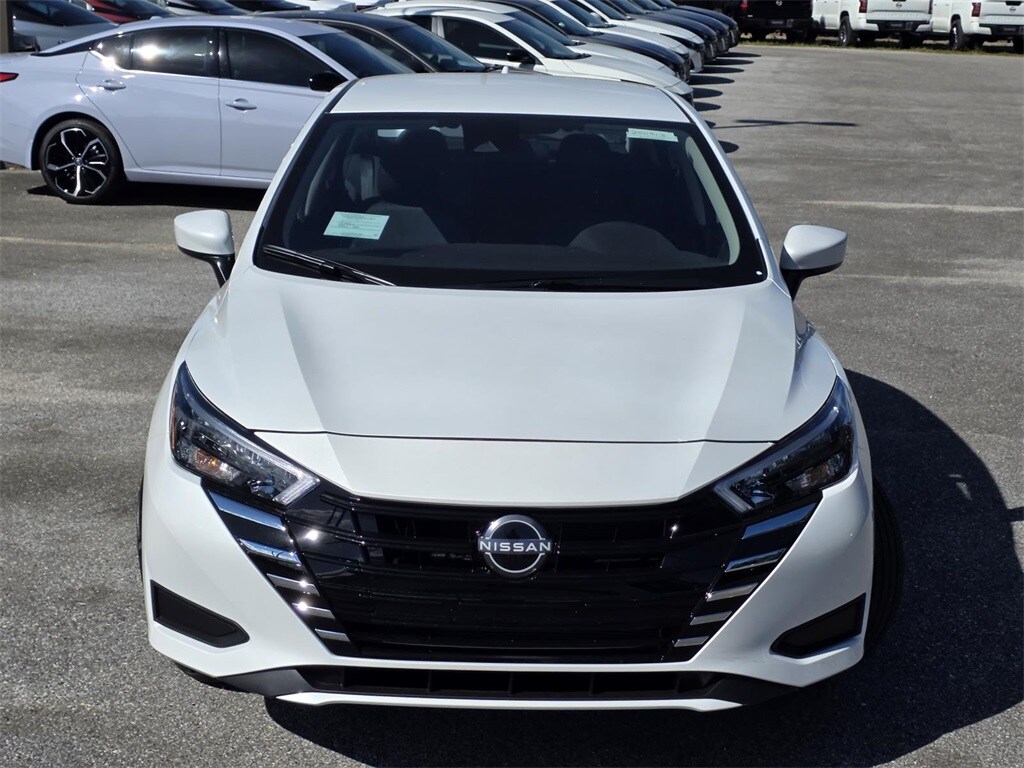 New 2025 Nissan Versa 1.6 SV Sedan