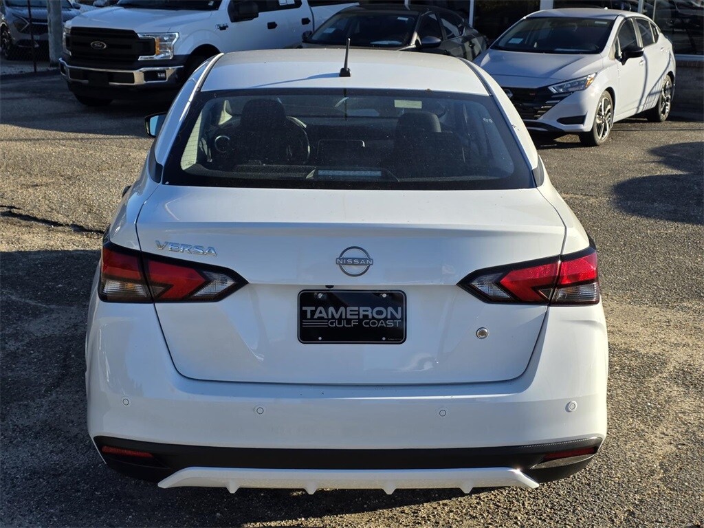 New 2025 Nissan Versa 1.6 S Sedan