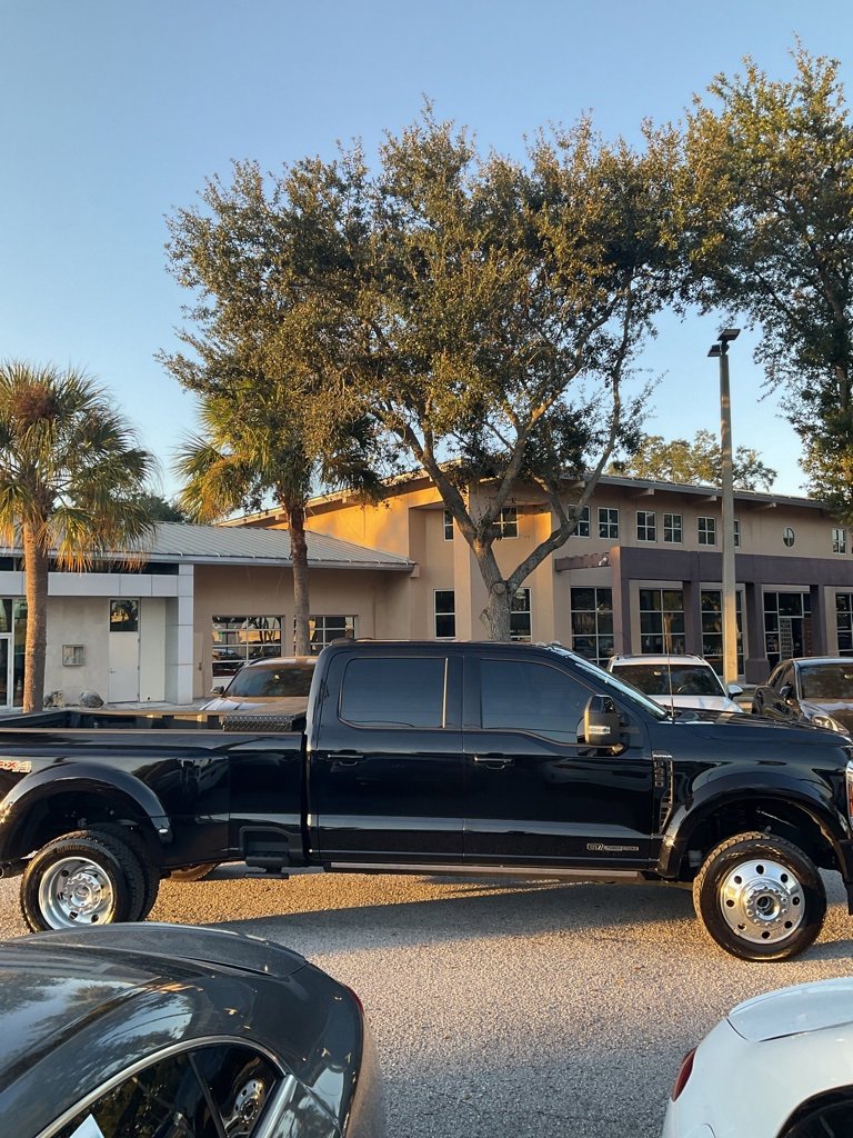 2025 Ford F-450 Platinum photo 2