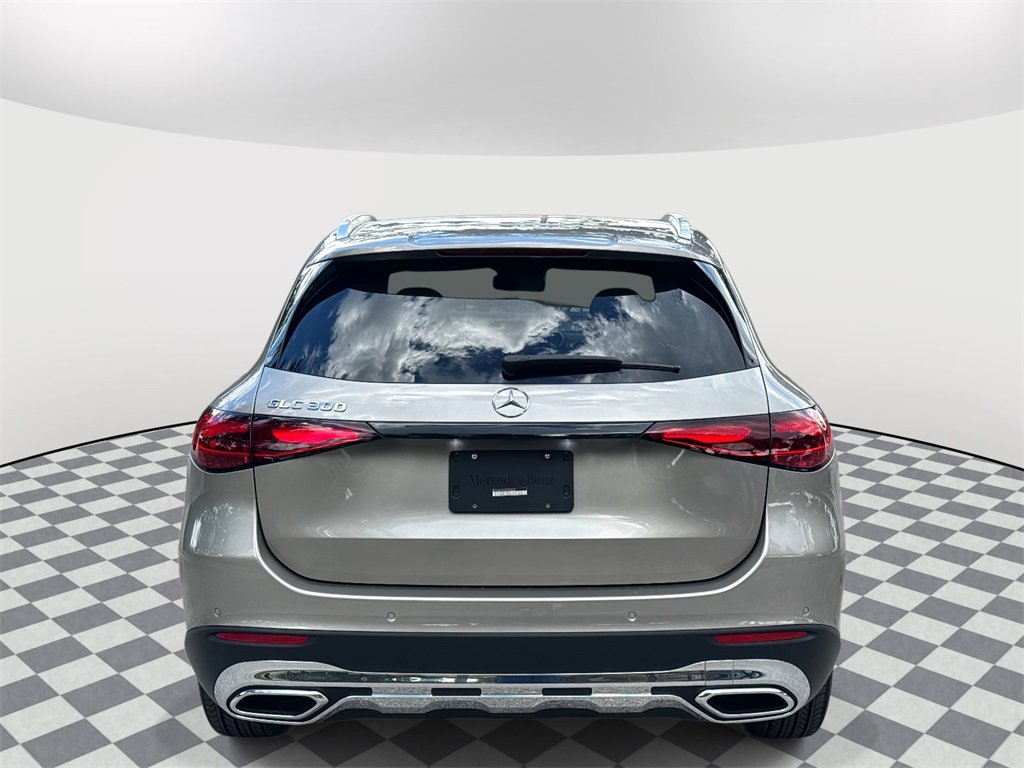 2024 Mercedes Benz GLC 300 photo 4