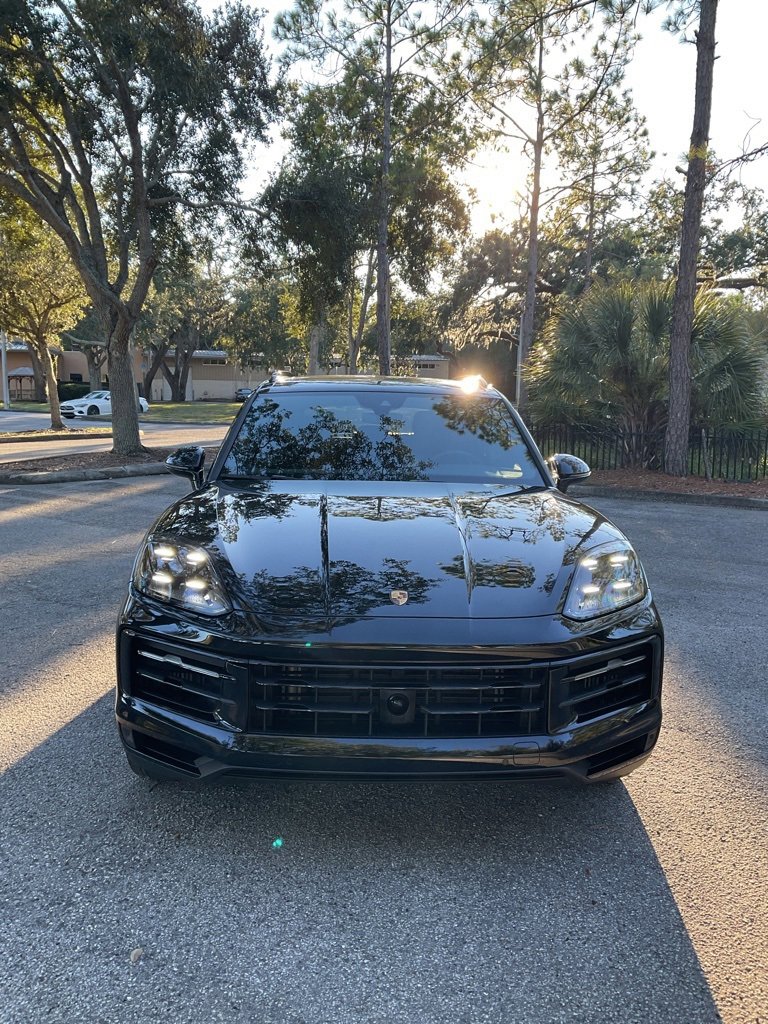 2024 Porsche Cayenne photo 2