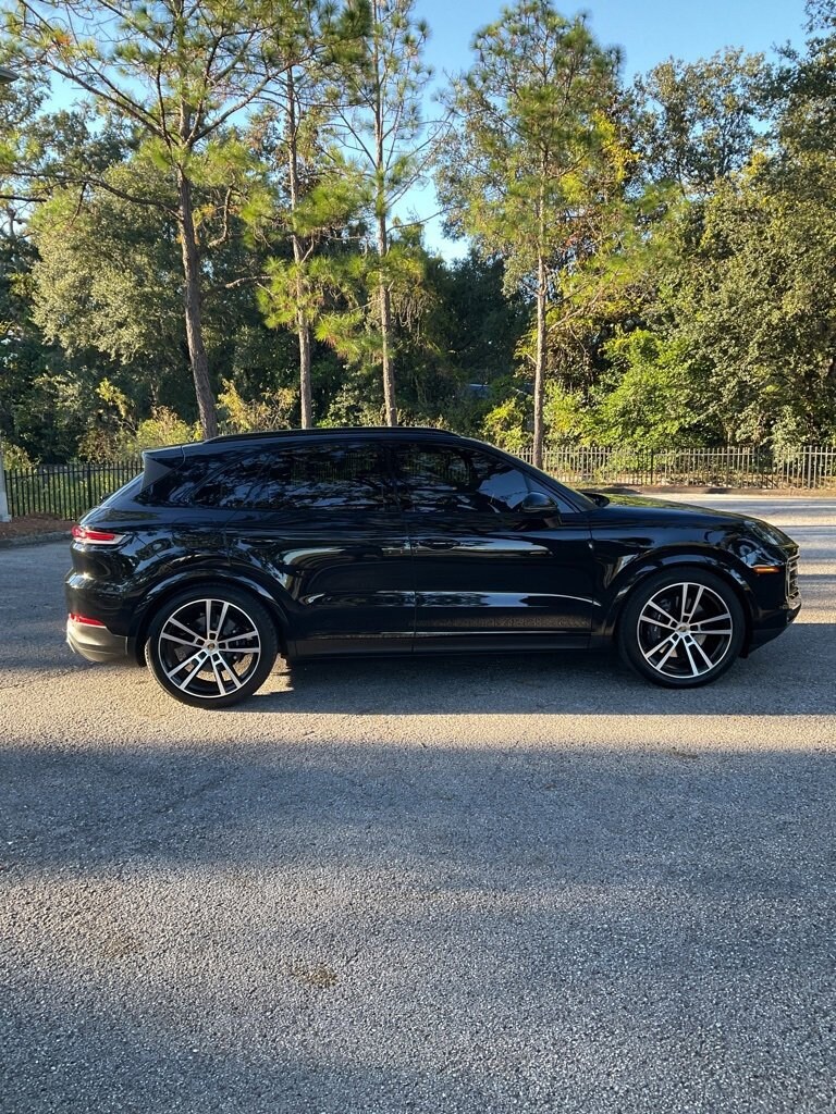 2024 Porsche Cayenne photo 4