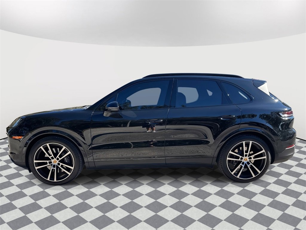 2024 Porsche Cayenne photo 2