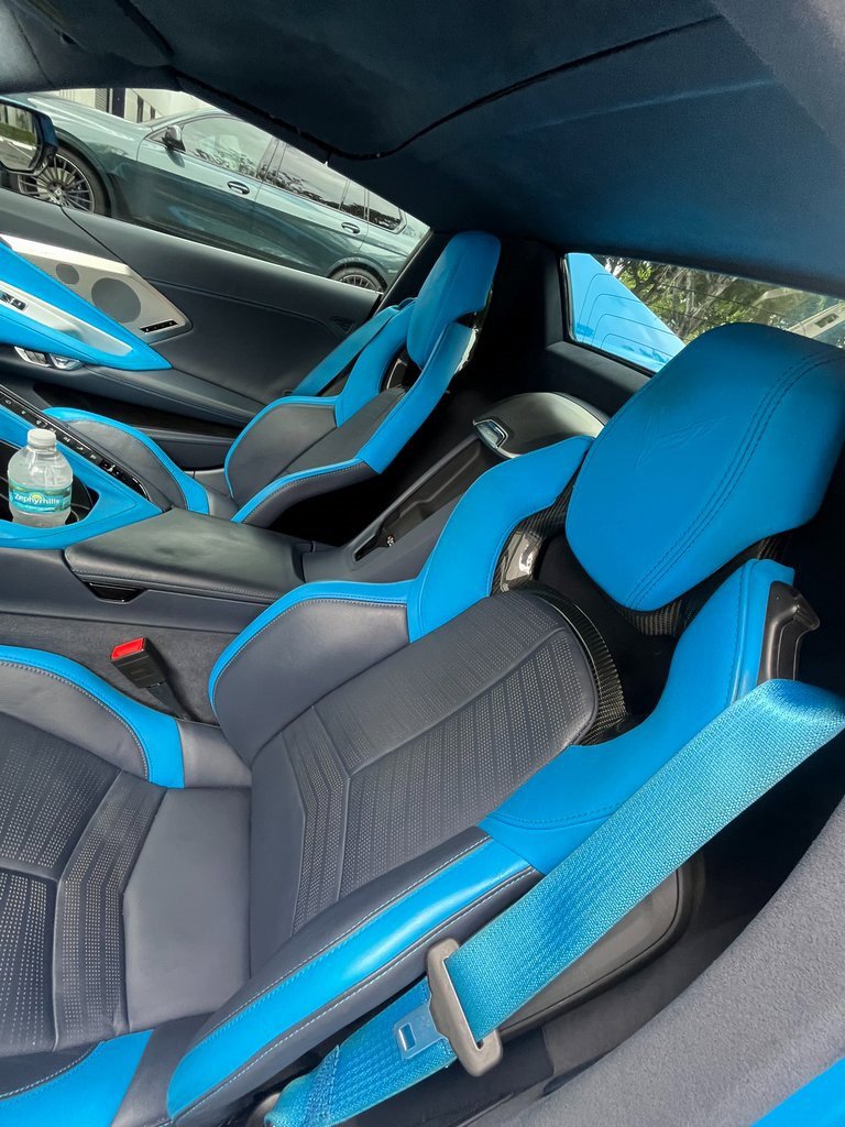 2021 Chevrolet Corvette Stingray 3LT Convertible photo 2