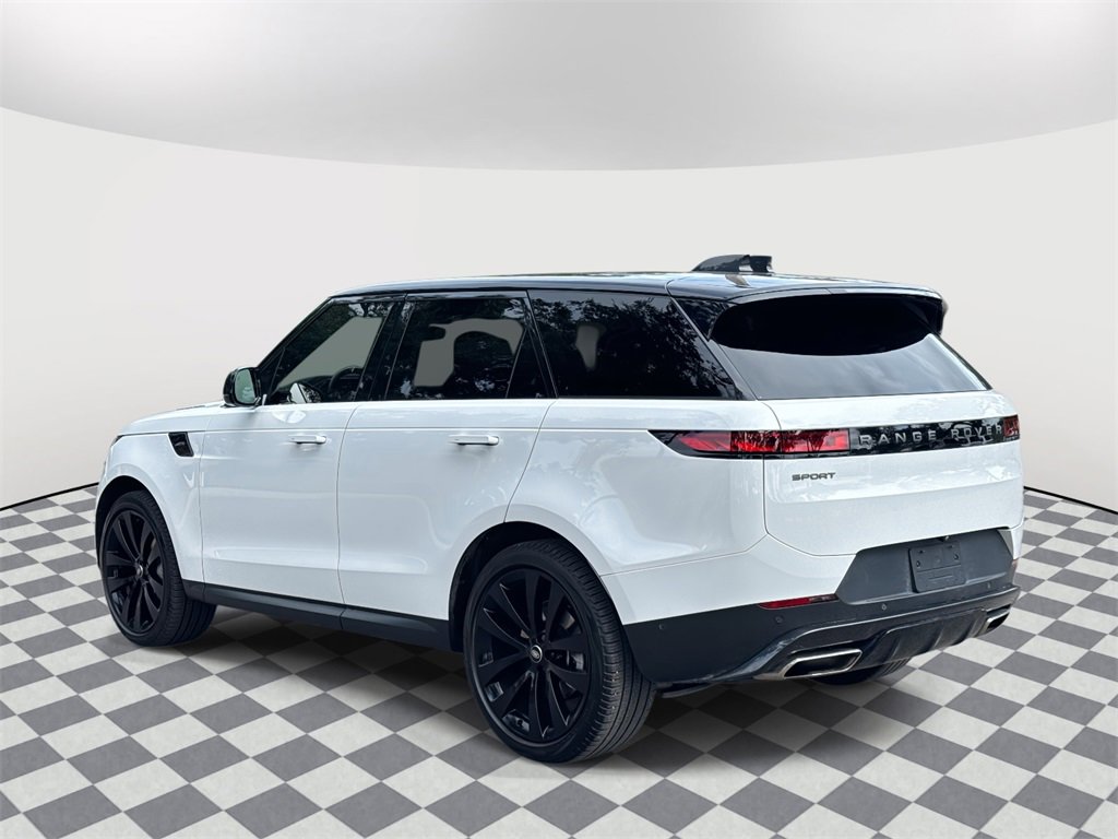 2024 Land Rover Range Rover Sport SE photo 3