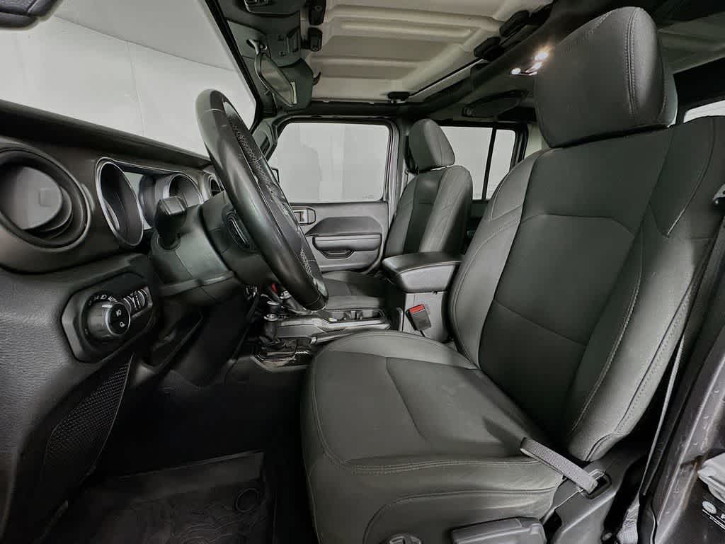 Thumbnail: 2021 Jeep Gladiator - 11