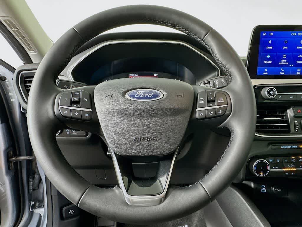 Thumbnail: 2022 Ford Escape - 16