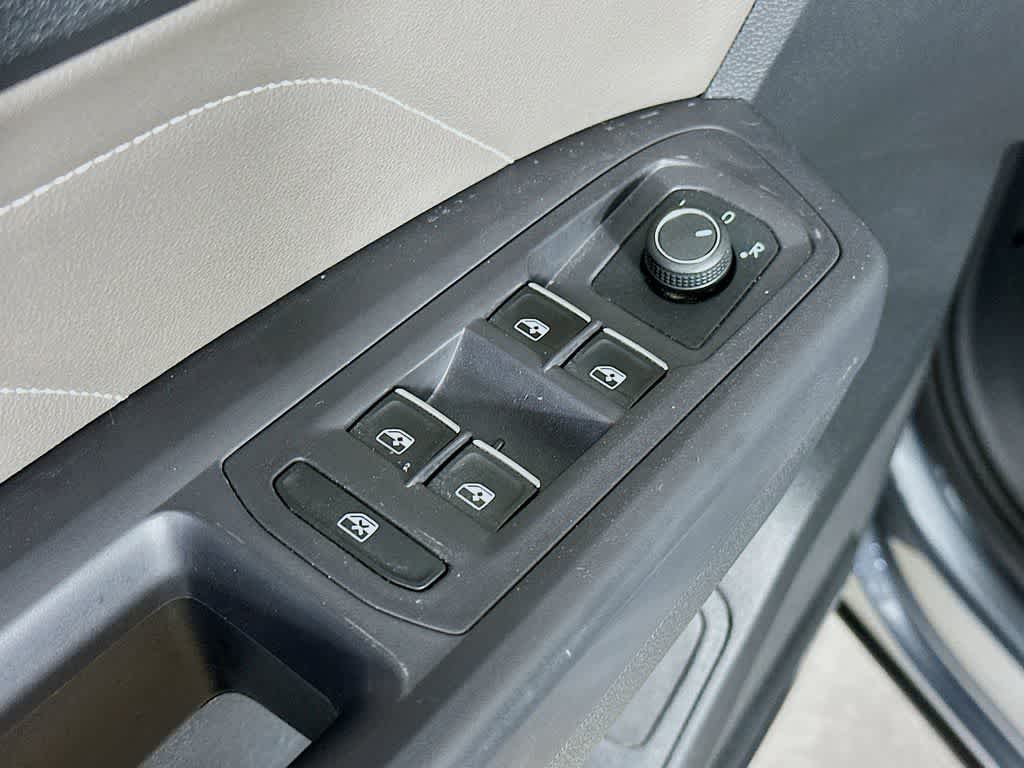 Thumbnail: 2021 Volkswagen Atlas - 29