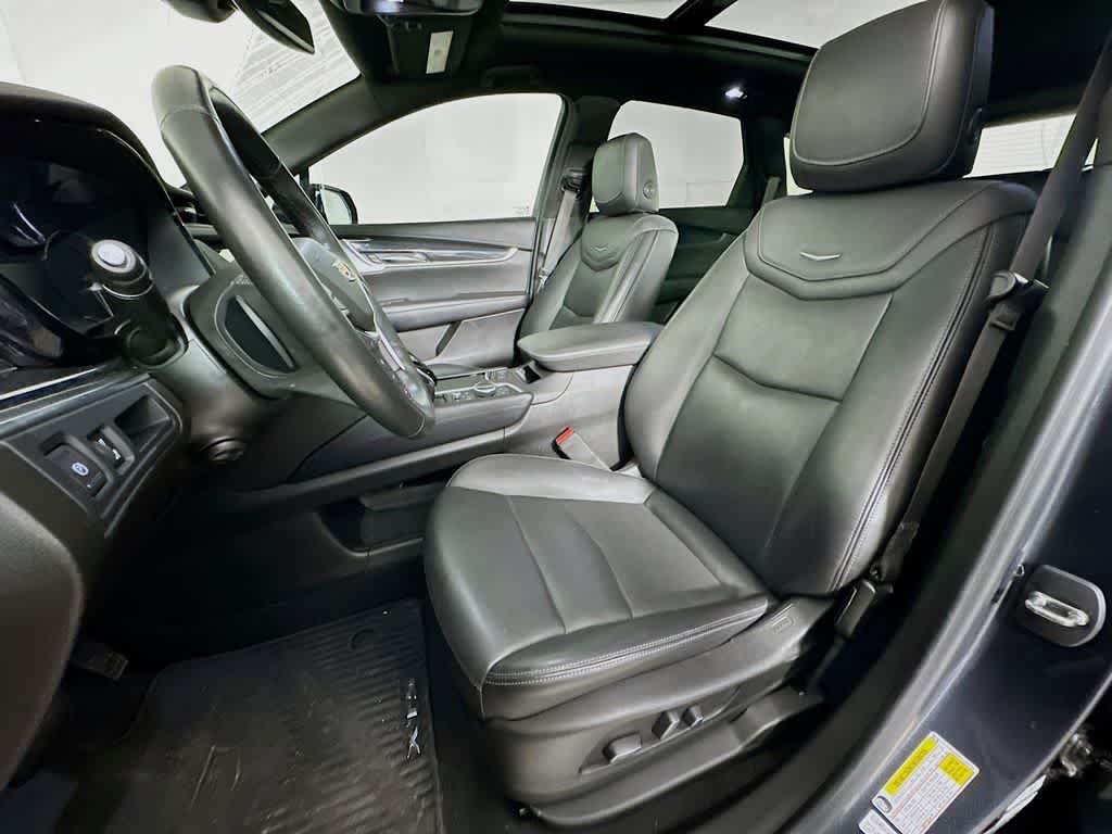 Thumbnail: 2023 Cadillac XT5 - 12