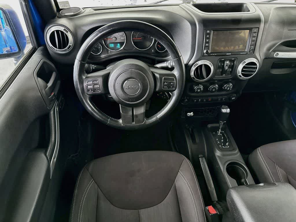 Thumbnail: 2015 Jeep Wrangler - 10