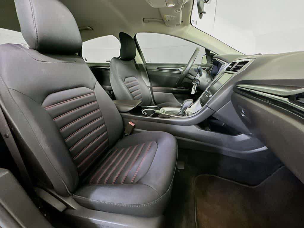 Thumbnail: 2013 Ford Fusion - 14