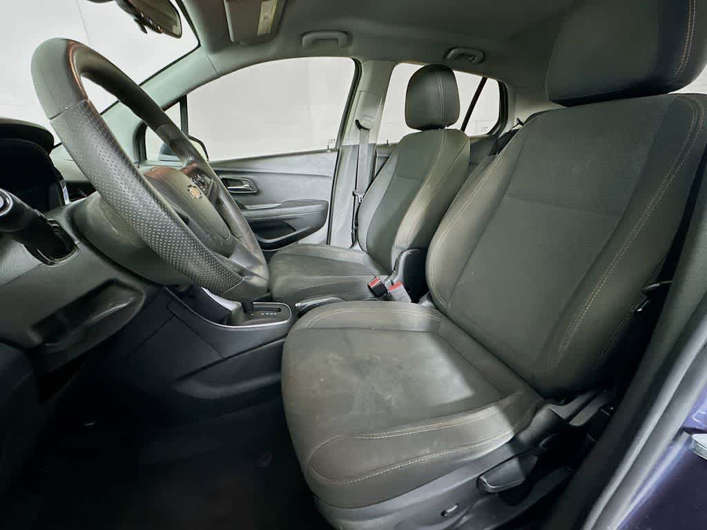 Thumbnail: 2018 Chevrolet Trax - 12