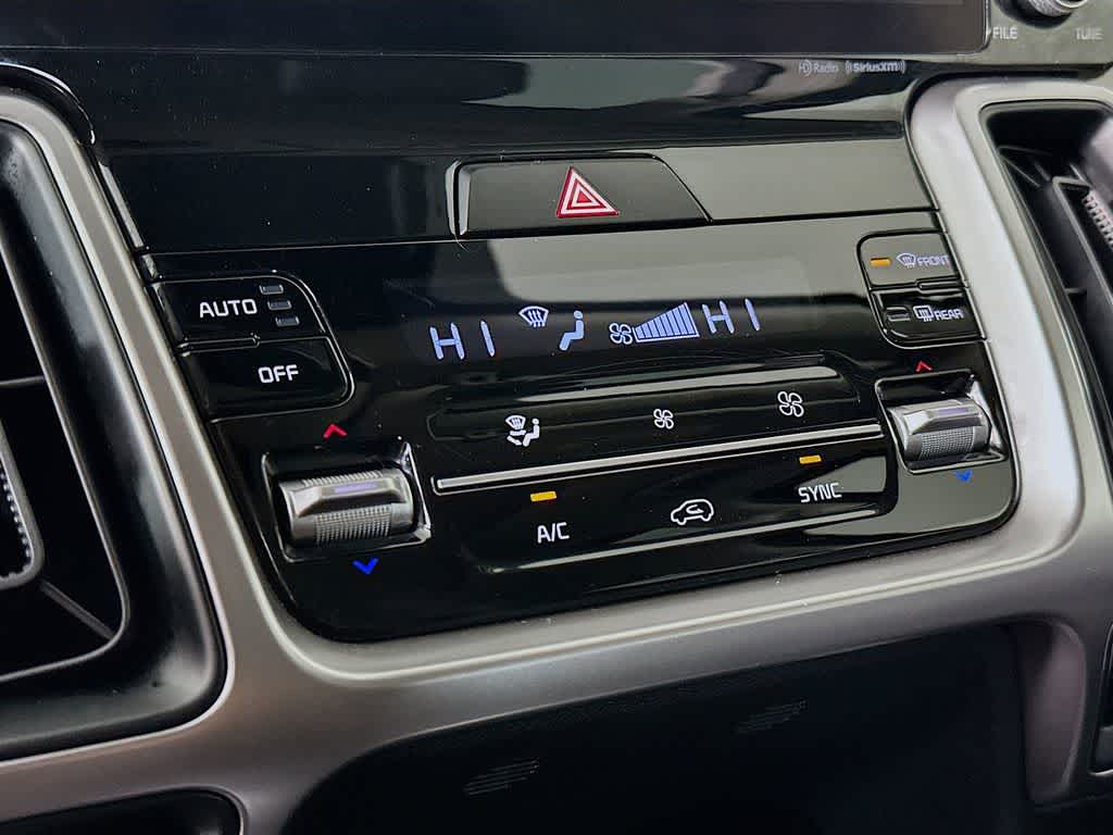 Thumbnail: 2023 Kia Sorento - 18