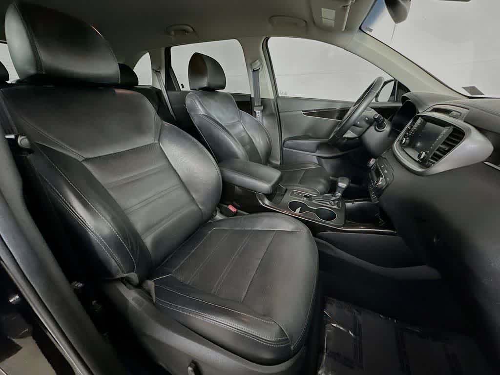 Thumbnail: 2019 Kia Sorento - 15
