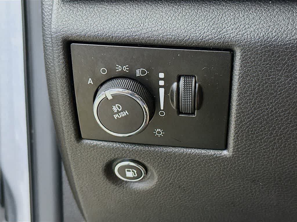 Thumbnail: 2014 Jeep Grand Cherokee - 26