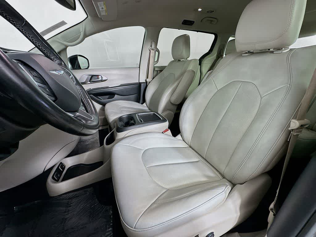 2021 Chrysler Pacifica Touring L 12
