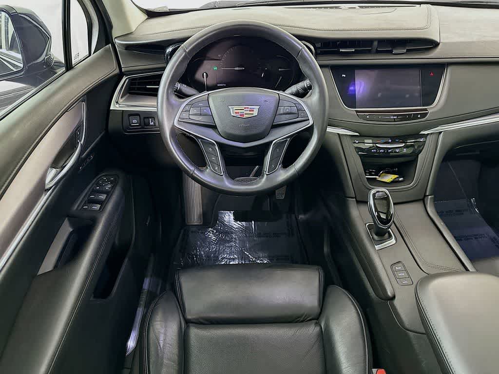 Thumbnail: 2017 Cadillac XT5 - 10