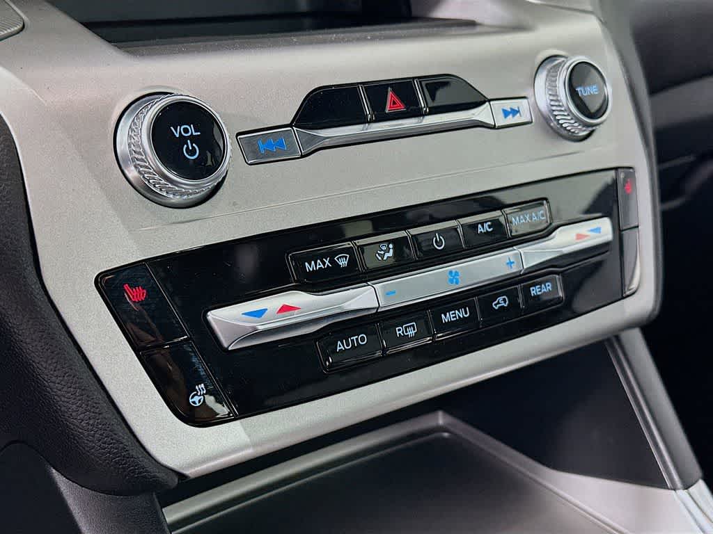 Thumbnail: 2022 Ford Explorer - 18