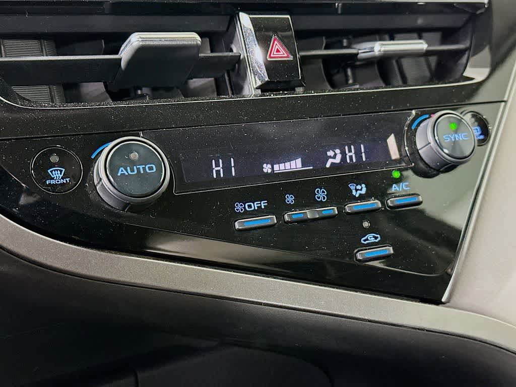 Thumbnail: 2022 Toyota Camry - 16