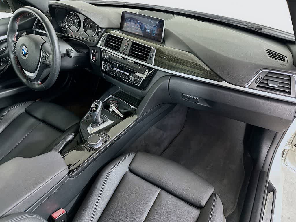 Thumbnail: 2017 BMW 3 Series - 34