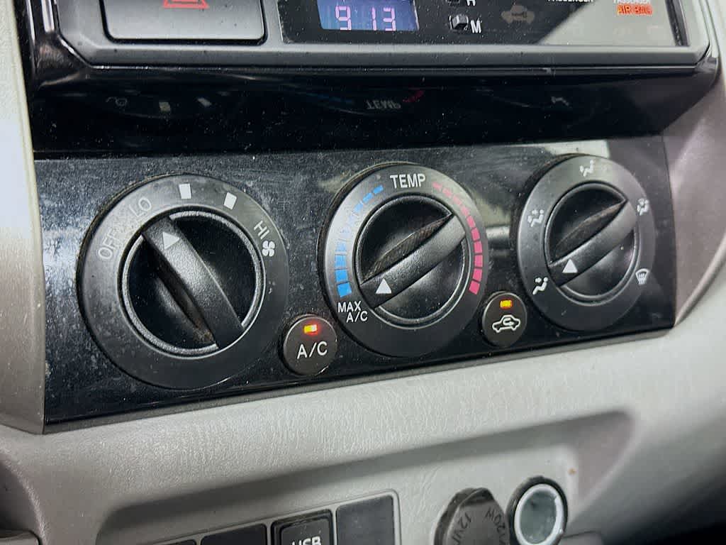 Thumbnail: 2014 Toyota Tacoma - 17