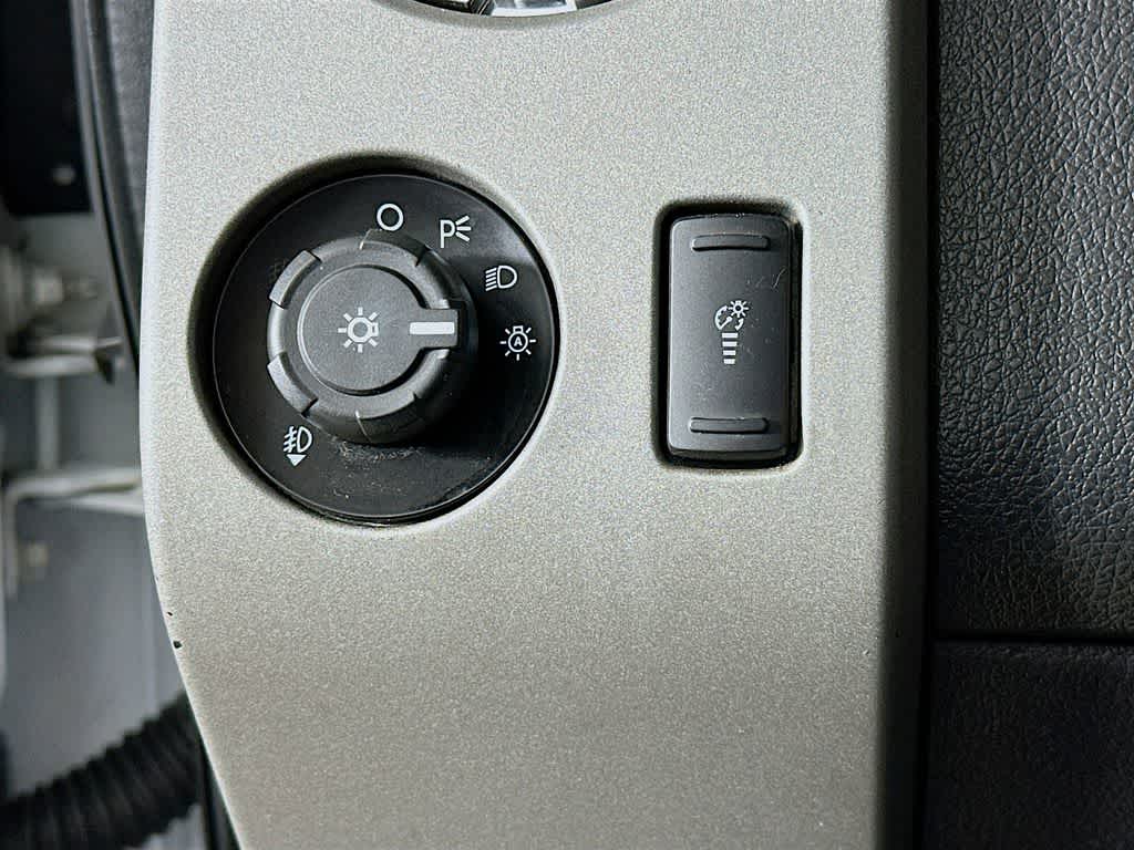 Thumbnail: 2016 Ford Econoline - 26