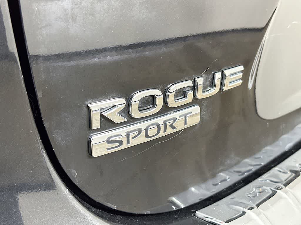 Thumbnail: 2017 Nissan Rogue Sport - 7
