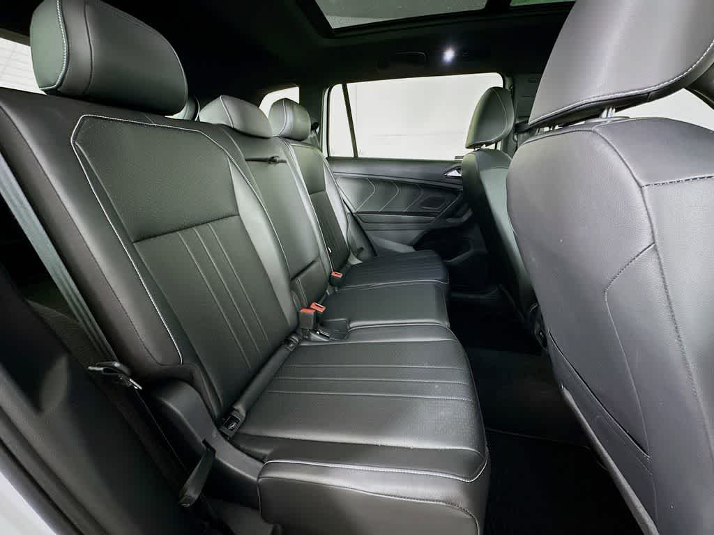 Thumbnail: 2024 Volkswagen Tiguan - 32