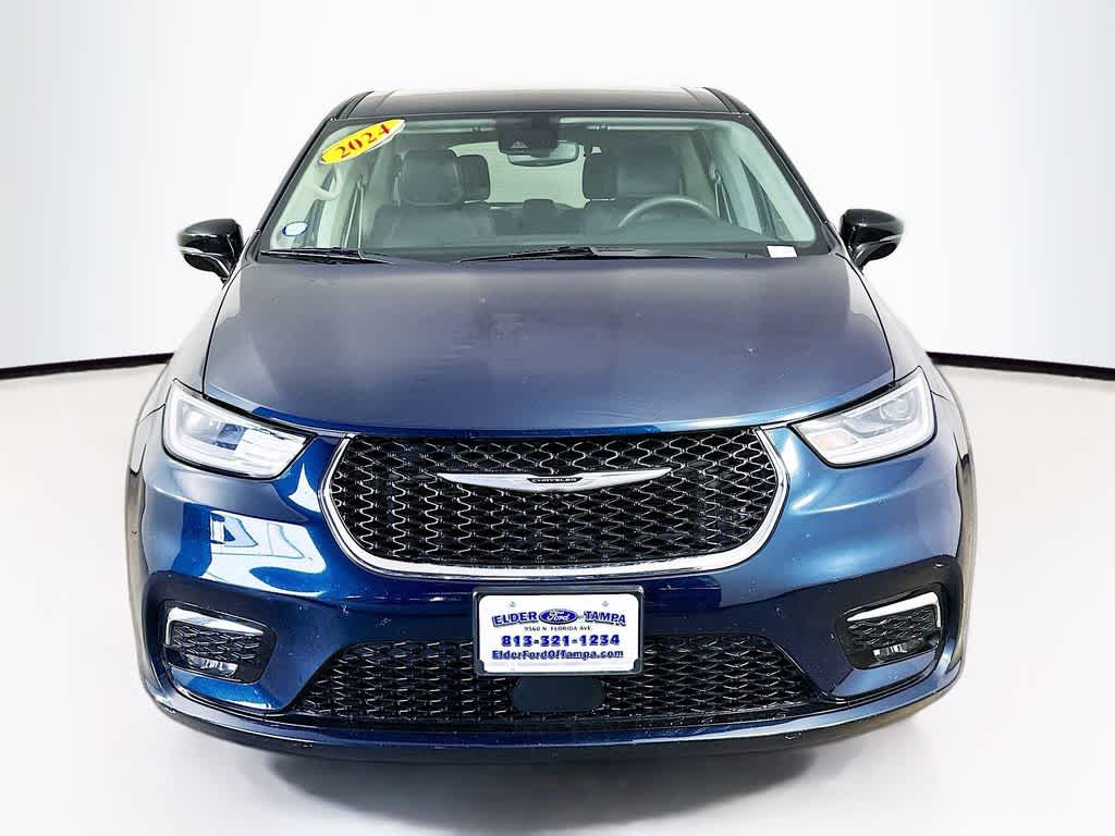 Thumbnail: 2024 Chrysler Pacifica - 6