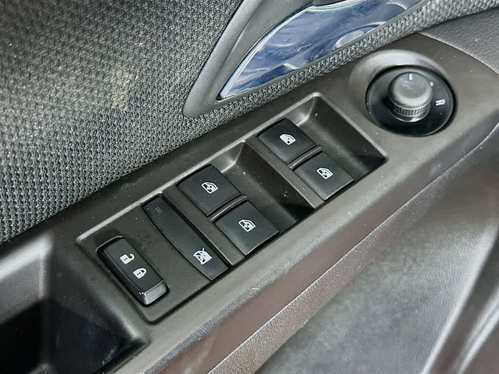 Thumbnail: 2015 Chevrolet Cruze - 28