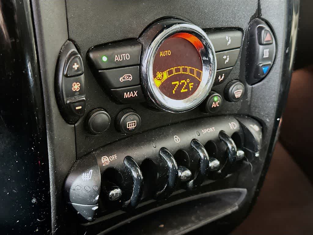 Thumbnail: 2013 MINI Cooper Countryman - 17